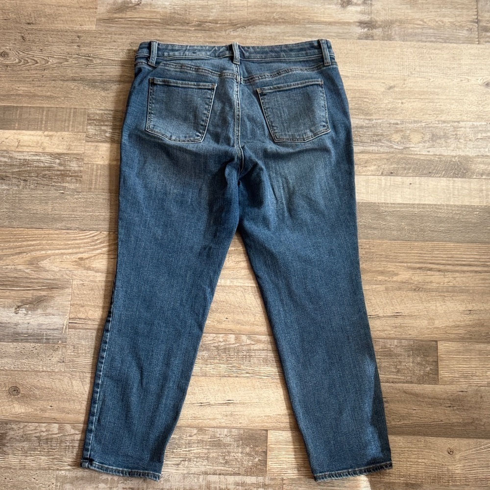 Talbots Classic Blue Women's Capri Jeans size 10P - Picture 7 of 10
